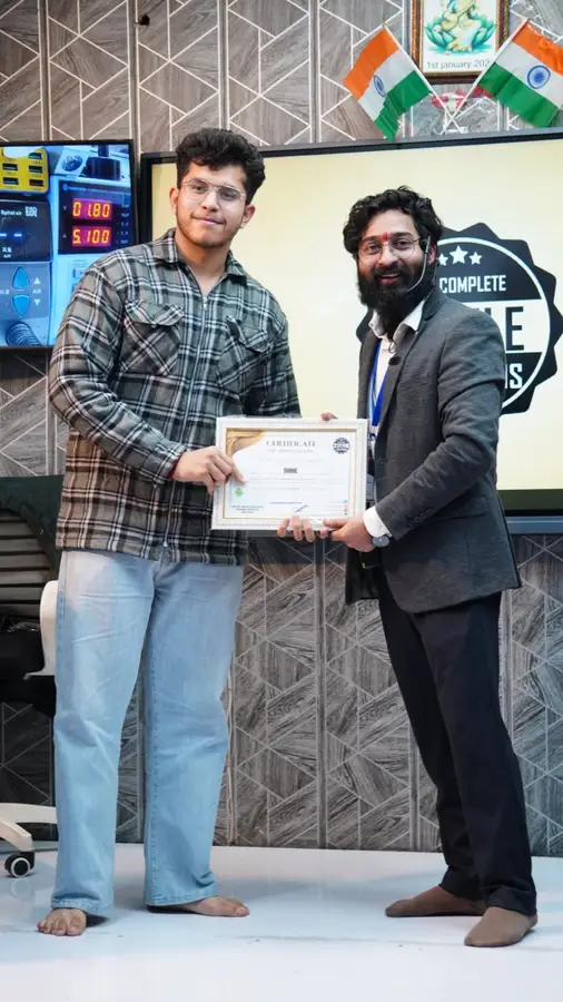 DMS January batch graduate with certificate